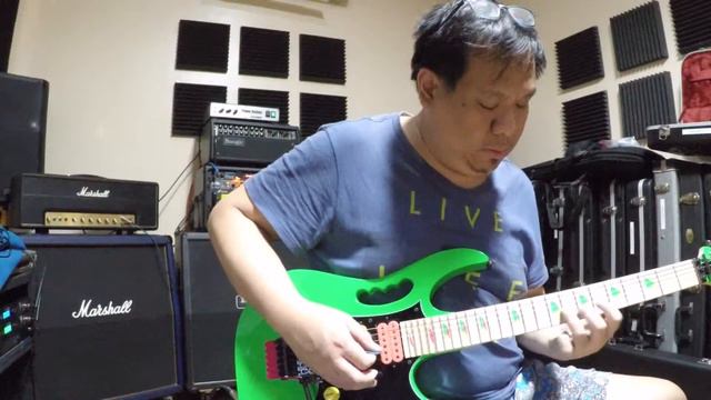 Ibanez JEM 777 LNG 30th anniversary Lock Ness Green смотреть онлайн