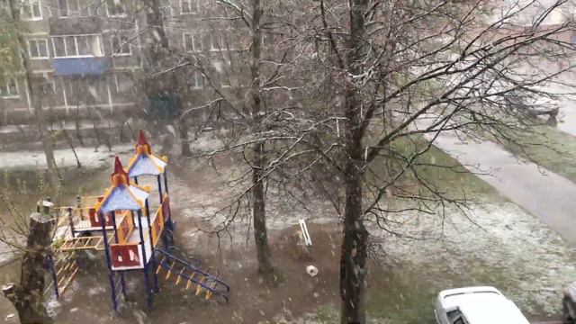 Первый снег на Пасху смотреть онлайн