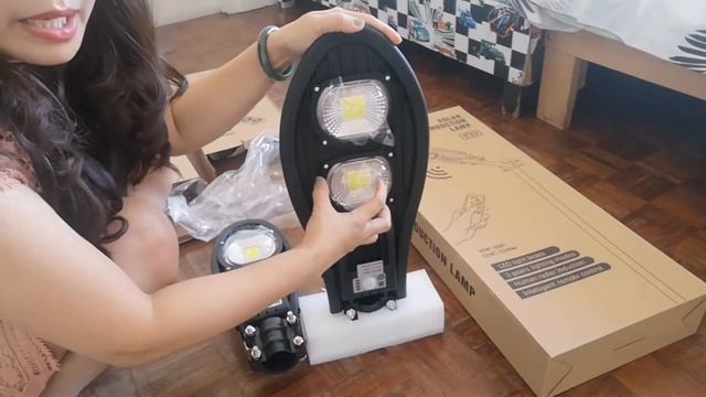 LATEST DESIGN OF SOLAR STREET LIGHT 50WATTS 100WATTS 150WATTS AND 200WATTS COBRA STYLE SOLAR LIGHT смотреть онлайн