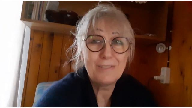 Муж уехал,я осталась. Гремит гроза с порывами ветра.Сижу с Жужей смотрю телик. смотреть онлайн