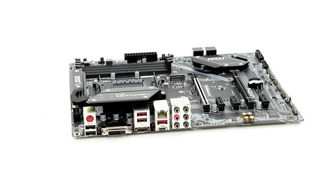 MSI B450 Tomahawk Max - 360 stopni смотреть онлайн