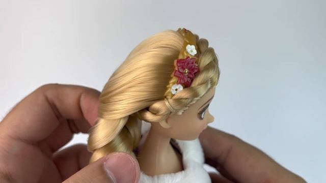 Rapunzel 2021 Holiday Special Edition Collector Doll Review & Unboxing (Disney Store)