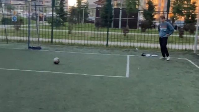 КАК НЕ НУЖНО ИГРАТЬ В ФУТБОЛ!?Я В FC L.E.D!? смотреть онлайн