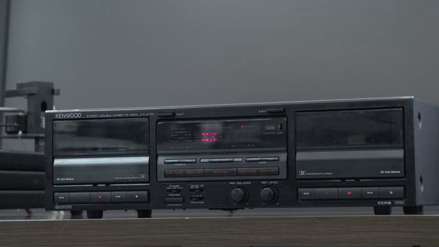 KENWOOD KX-W791 шикарное воспроизведение низа. От 20 Герц частотный диапазон. смотреть онлайн