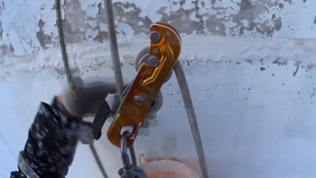 Промышленный альпинизм Работа на 17 этажном доме и немного юмора смотреть онлайн
