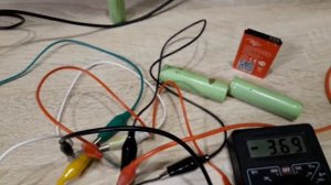 Эксклюзив. Как Зарядить Аккумулятор 18650 не имея зарядного устройства