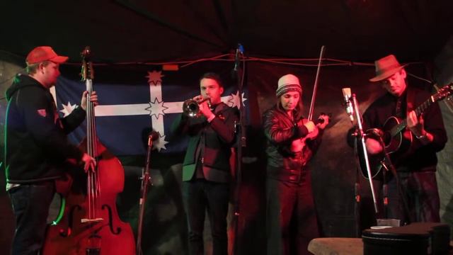 After You've Gone -- The Hat and Fiddle Band, Iceberg Sessions, Stock Camp, NFF 2012 смотреть онлайн