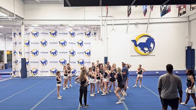 Am I Coaching A New Team? | Daily Vlog #456 смотреть онлайн
