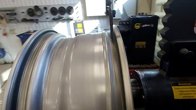 Город Тула. Диск от Mercedes Benz поправлен по системе ДАП. смотреть онлайн