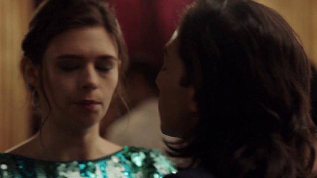 Supergirl: Dreamer & Brainy Bust a Move in Exclusive Deleted Scene смотреть онлайн