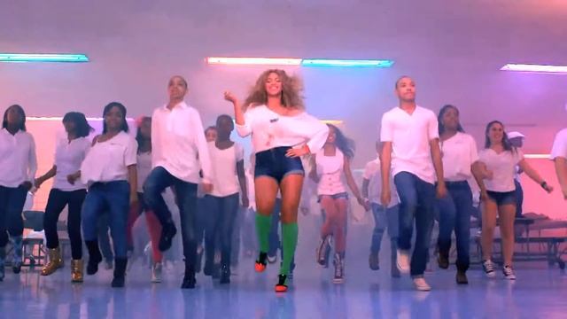 Let's Move! 'Move Your Body' Music Video with Beyonce смотреть онлайн