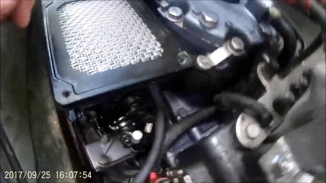 Removing Carburetors from 1996 Yamaha Wave Raider 1100 Mikuni 38 SBN Triple смотреть онлайн