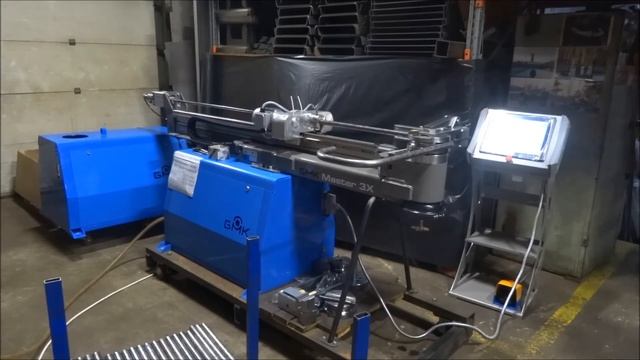 Серийная гибка поручня ограждения. Трубогиб автоматический с программным управлением MASTER.3X смотреть онлайн