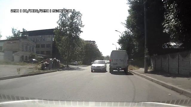 На Молоканке свои правила... Осетия - Владикавказ - Молоканка... смотреть онлайн