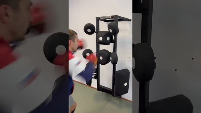 Тайфун 02. Тренажёр ударной техники. Армейский рукопашный бой. смотреть онлайн