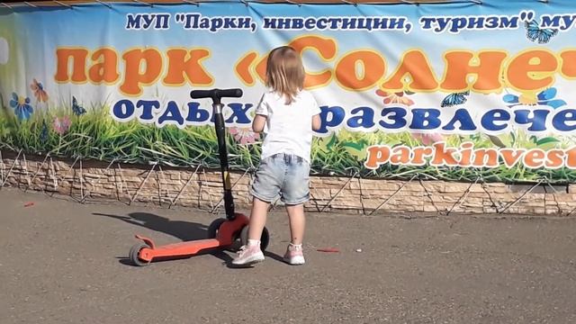 Малышка в восторге от танцев))) смотреть онлайн