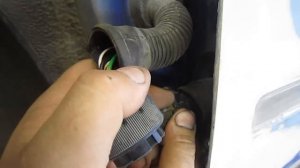 Как отсоеденить фишку с проводами от двери Калины, Гранты