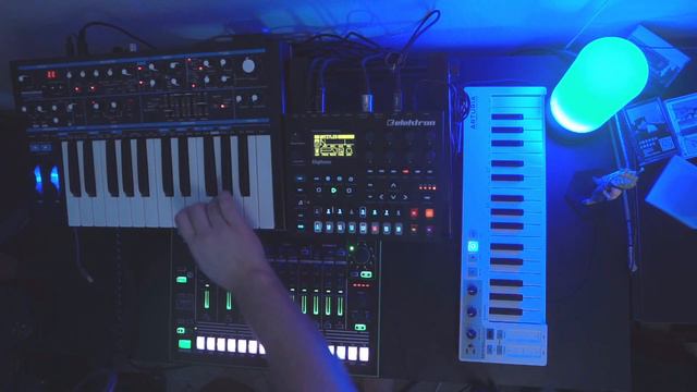 Maintain Formation [Digitone Roland TR-8 Novation Bass Station II Spacey Solo Lead Soft Shred] [7] смотреть онлайн
