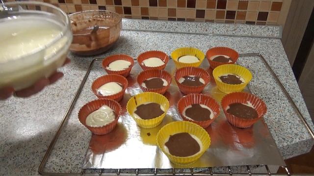 КЕКСЫ ЗЕБРА без кефира,нежнейший вкус. смотреть онлайн