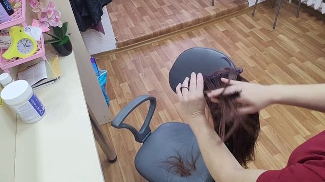Стрижка"лесенка",на среднюю длину волос.Пошагово. смотреть онлайн