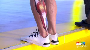 Лечим боль за одну минуту: боль в голеностопе. Жить здорово! Фрагмент выпуска от 09.12.2019