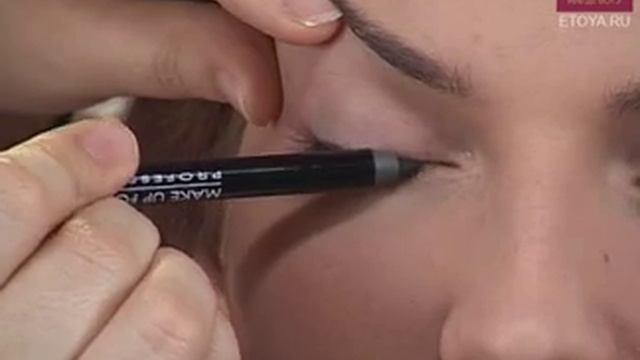 Макияж глаз от MAKE UP FOR EVER смотреть онлайн