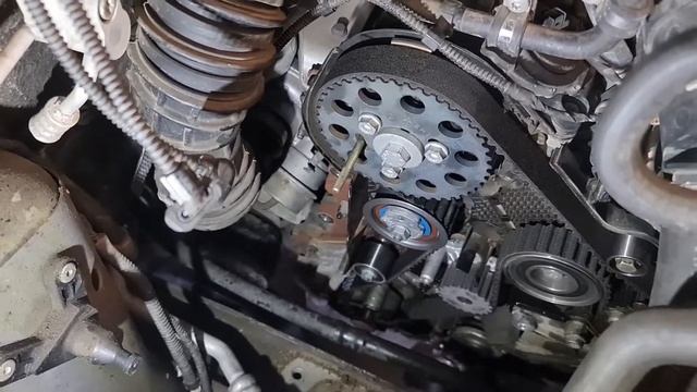 VW Multivan 2.0TDI CFCA, замена ремня ГРМ. смотреть онлайн