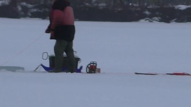 СУПЕР УСТРОЙСТВО ДЛЯ УСТАНОВКИ СЕТЕЙ И ПЕРЕМЁТОВ ПОД ЛЁД СВОИМИ РУКАМИ /КАК УСТАНОВИТЬ СЕТЬ ПОД ЛЁД смотреть онлайн