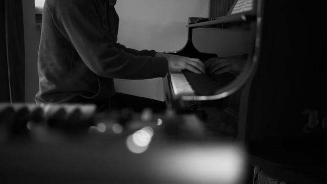 Moog one 16 and Grand Piano Arpeggiator Etude смотреть онлайн