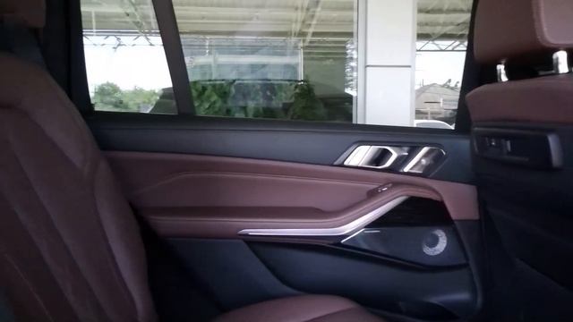 BMW X7 M50d смотреть онлайн