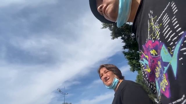 Большое путешествие по Китайскому рынку в Абакане в поисках ресторана где готовят Том-Ян! смотреть онлайн