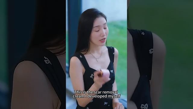 【FULL】離婚前夜灰姑娘睡了總裁就消失了，他豪擲千萬發誓要找到這個該死的女人，沒想到5年後她帶著3個萌娃回國，總裁立馬心軟猛追妻！#短劇 #甜寵 #總裁灰姑娘 смотреть онлайн