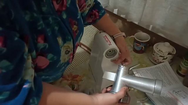 Распаковываю посылку. Затупила в сборке мясорубки ??? смотреть онлайн