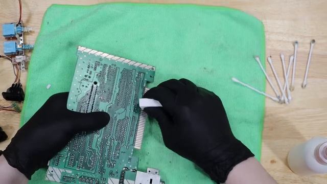 NES Console Clean & Retrobright - Fixing a Blinking System смотреть онлайн