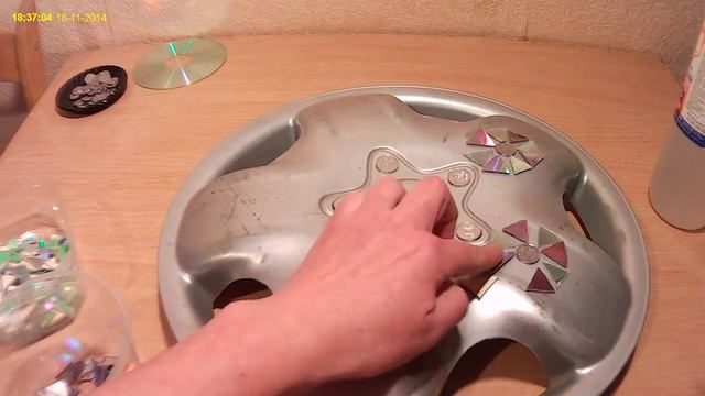 Светильник из колпака для автомобильных колес. The lamp of the hood for car wheels смотреть онлайн