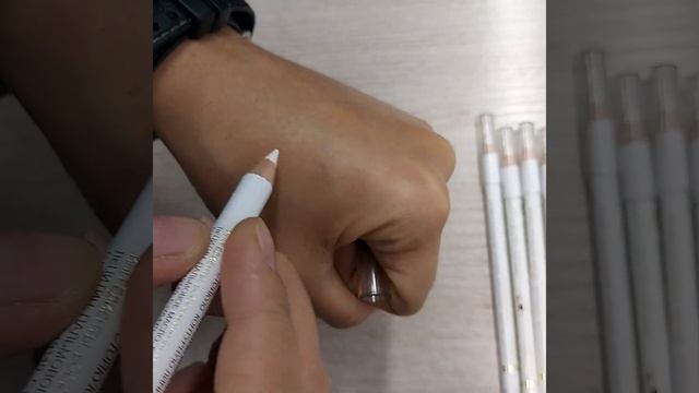 Карандаш контурный белый для разметки бровей и лица. смотреть онлайн