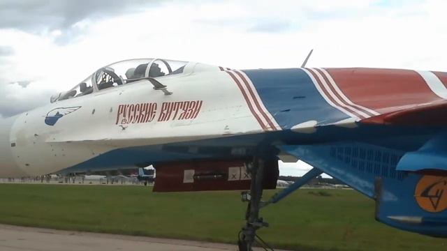 одиночный пилотаж,,Русские Витязи,, смотреть онлайн