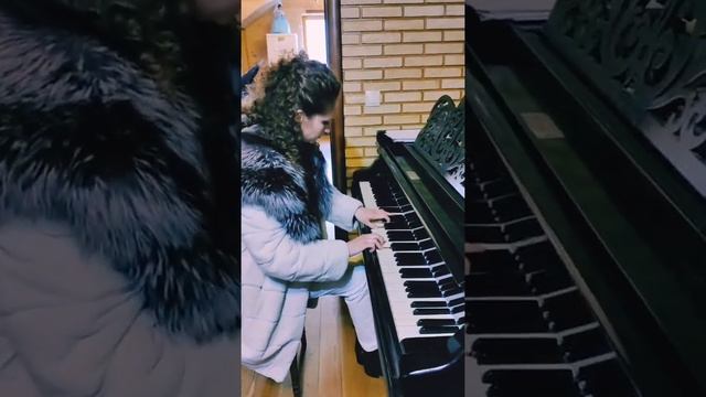 Эрик Сати Гноссиенн #3. Eric Satie Gnossienne No.3 #songofcomfort смотреть онлайн