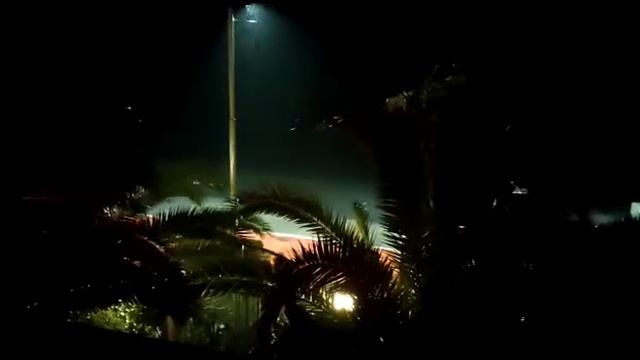 Когда мой друг на расслабоне. Его куда то в даль несёт. Стихи по памяти читает.И рвётся к морю... смотреть онлайн