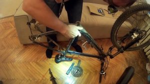 Как без съемника снять систему с велосипеда ( шатуны и передние звезды ), каретку. Открутить каретк