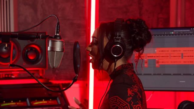 Focusrite Scarlett 2i2 4th Gen Audio Interface | RECORDING VOCALS смотреть онлайн