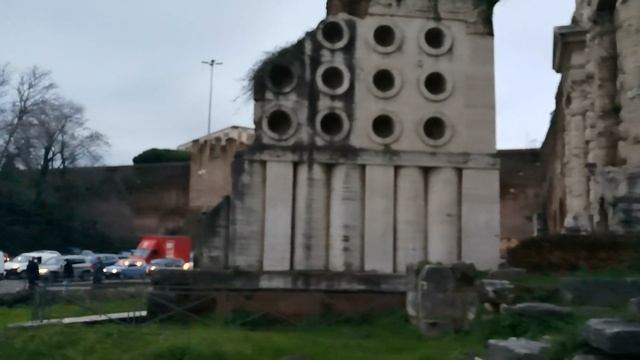 La tomba del fornaio A Porta Maggiore. ( Piazzale Labicano) смотреть онлайн