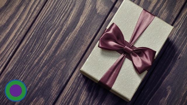 Ты не Отец, ты- старый жмот и скупердяй! Сын бросил подарок и больше никогда не возвращался домой смотреть онлайн