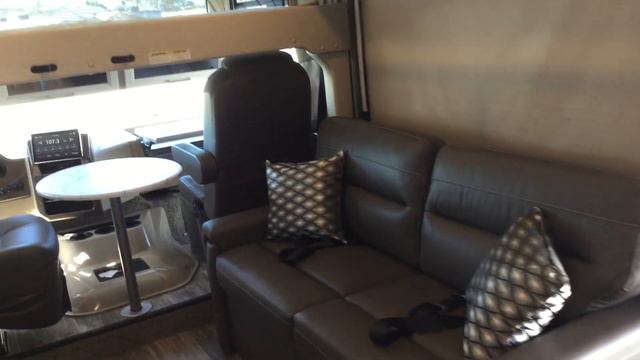 2022 Thor Hurricane 34J