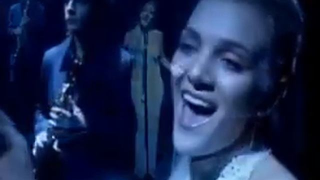 Мария Молчанова "Женщина, которая поет" смотреть онлайн