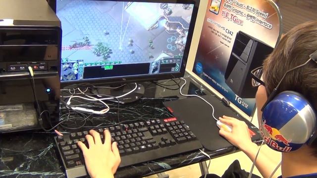 WCS Champion Bomber APM Video - Recorded at the WCG Korea Qualifier смотреть онлайн