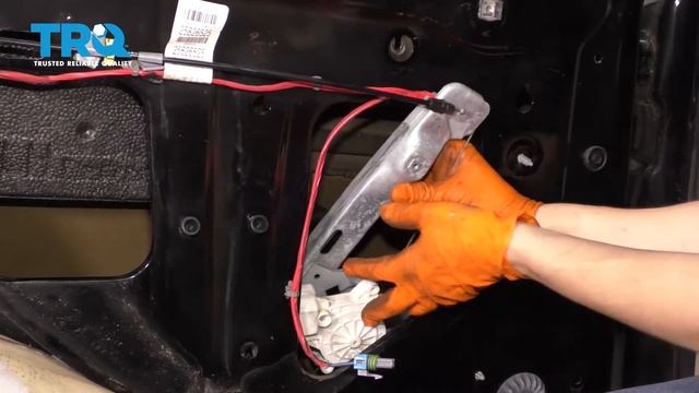 How to Replace Window Regulator 2007-2009 Saturn Aura смотреть онлайн