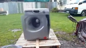 Бросить кирпич в стиральную машину