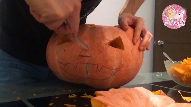КАК СДЕЛАТЬ ФОНАРЬ ИЗ ТЫКВЫ? ХЭЛЛОУИН | HOW TO MAKE A JACK-O-LANTERNS HALLOWEEN смотреть онлайн