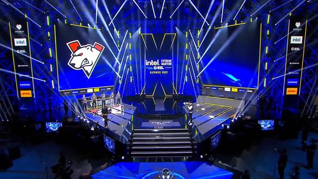 Первый выход MONESY на большую сцену